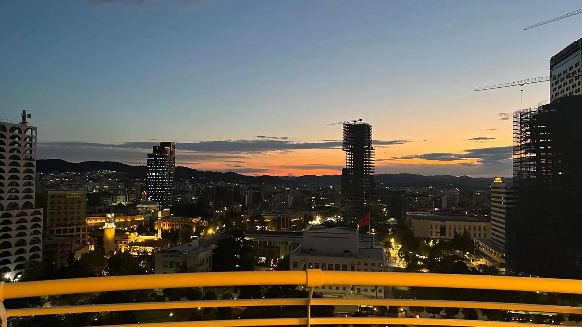 Tirana My Roots - Neti Museum Apartment Breathtaking View