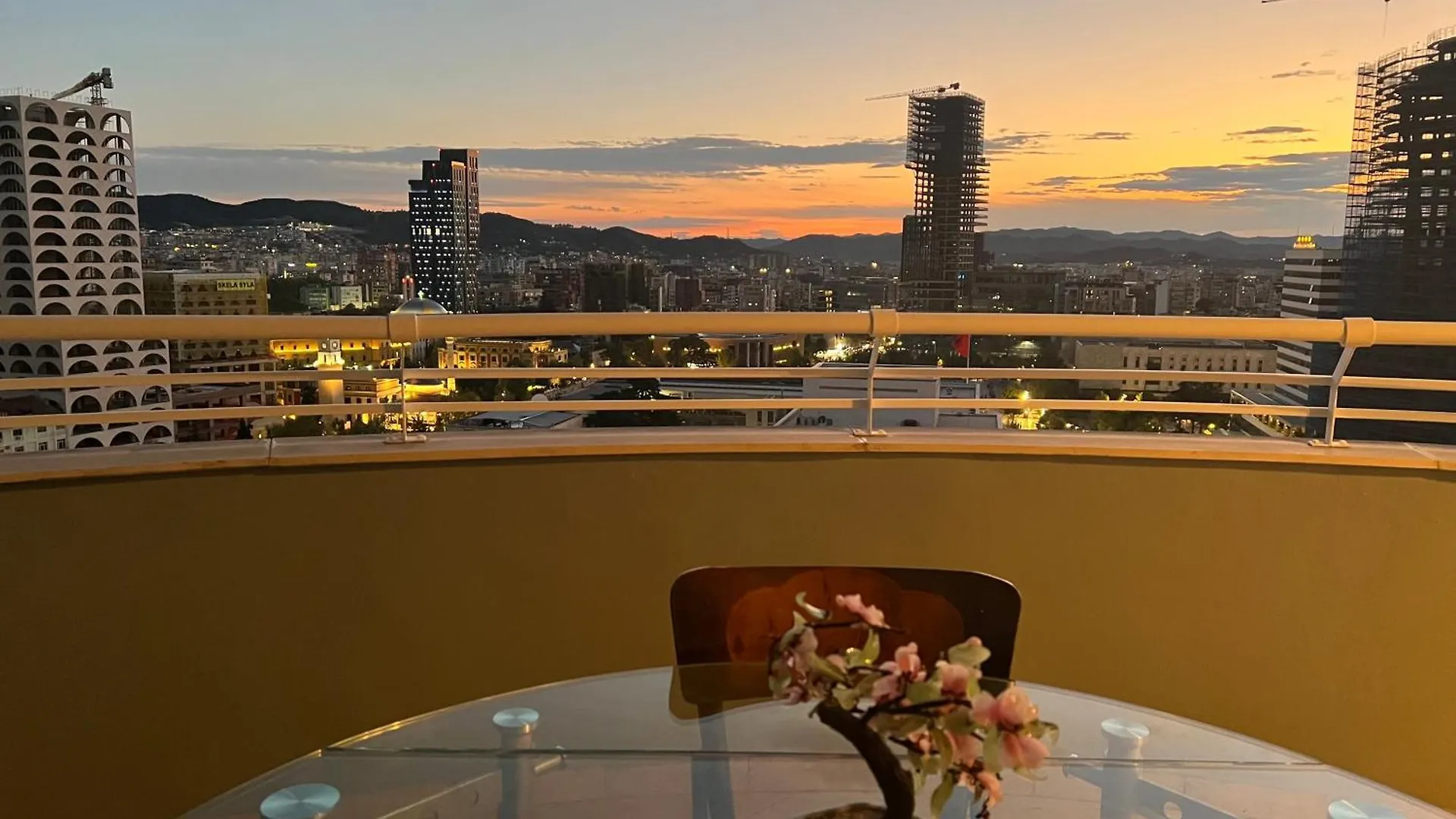 Tirana My Roots - Neti Museum Apartment Breathtaking View Arnavutluk